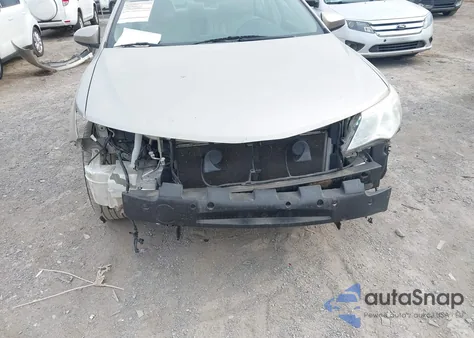 2013 Toyota Camry Xle z USA, uszkodzony, nr VIN 4T1BF1FKXDU683034